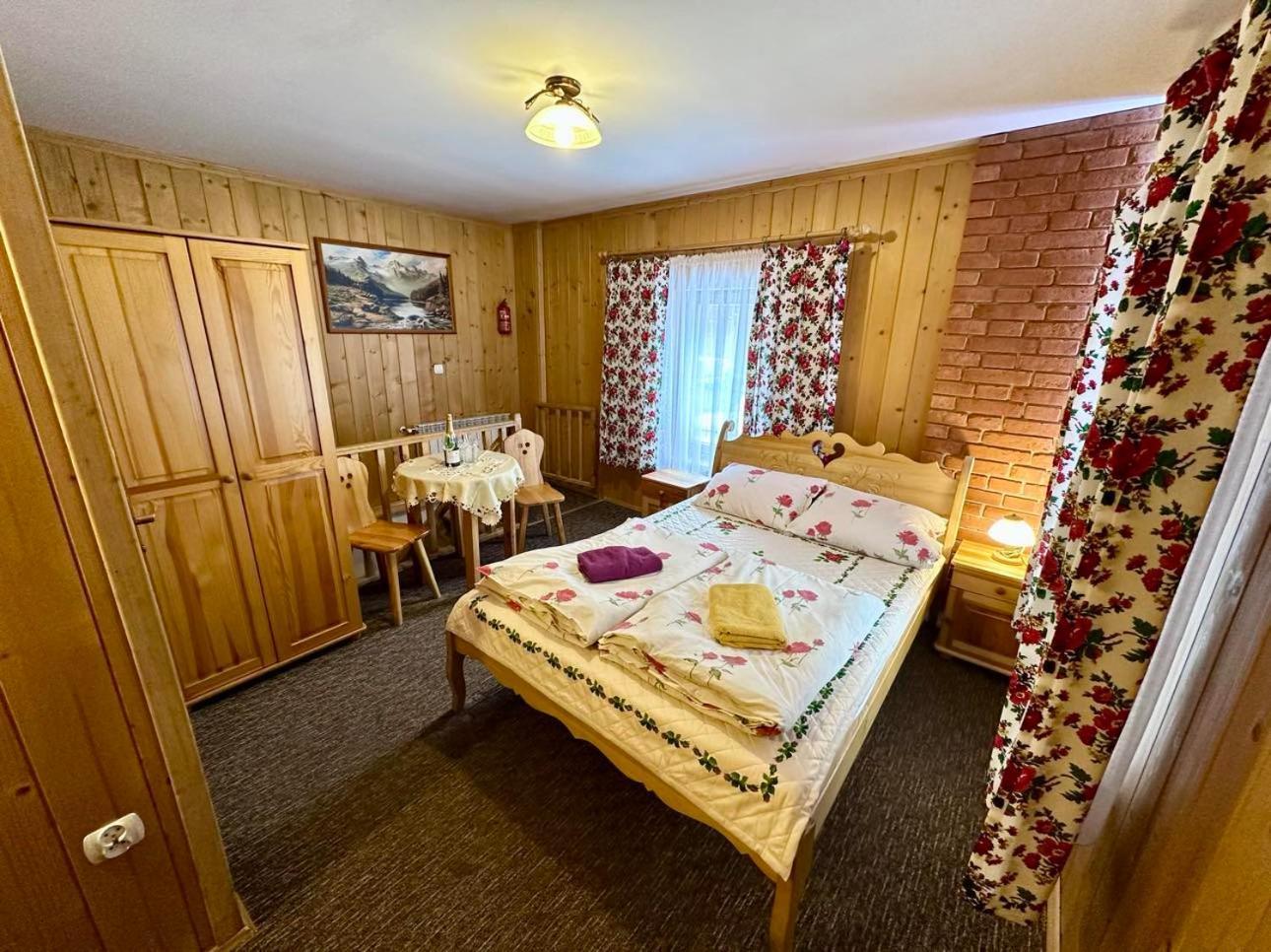 Wesoła Chatka - Krupówki 37a Zakopane Exterior foto