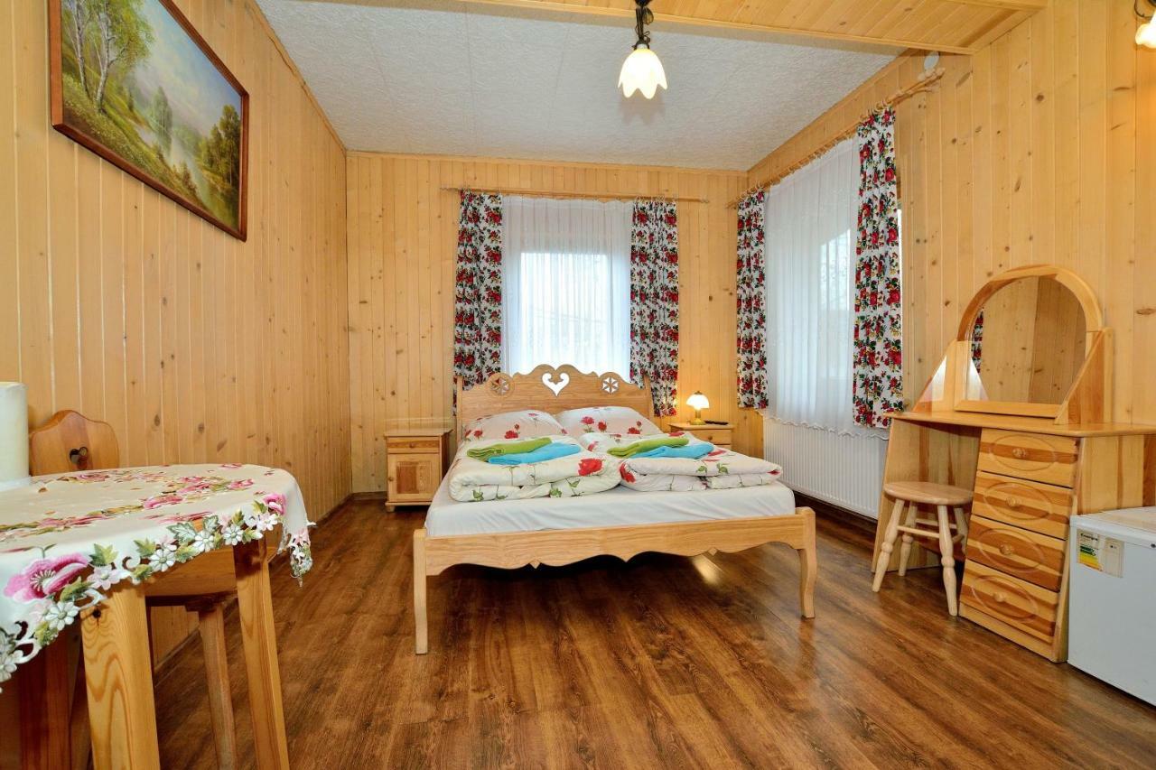 Wesoła Chatka - Krupówki 37a Zakopane Exterior foto