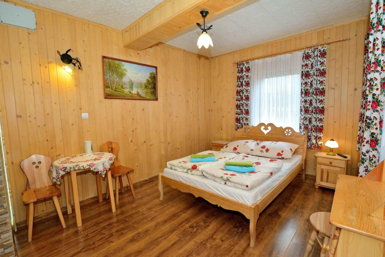 Wesoła Chatka - Krupówki 37a Zakopane Exterior foto